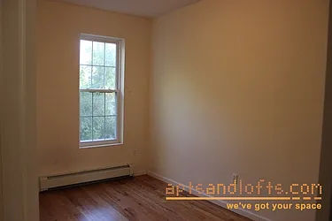 Rented by aptsandlofts.com