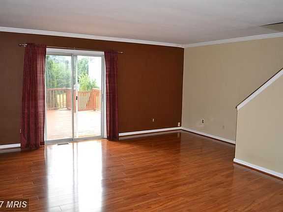 5th image of 405 Darby Ln
