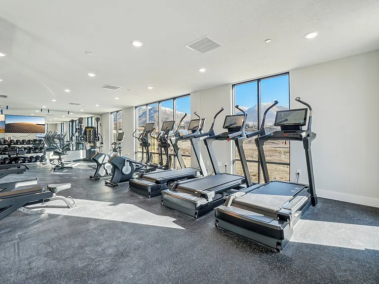 Brigham Lofts — Photo 12