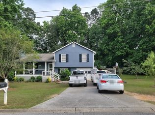 601 Granite Ln, Loganville, GA 30052