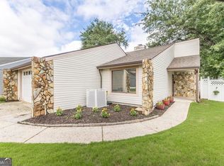 207 Atrium Ct, Warner Robins, GA 31088