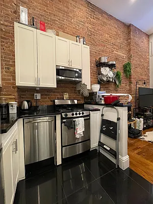 Rented by Douglas Elliman | media 14