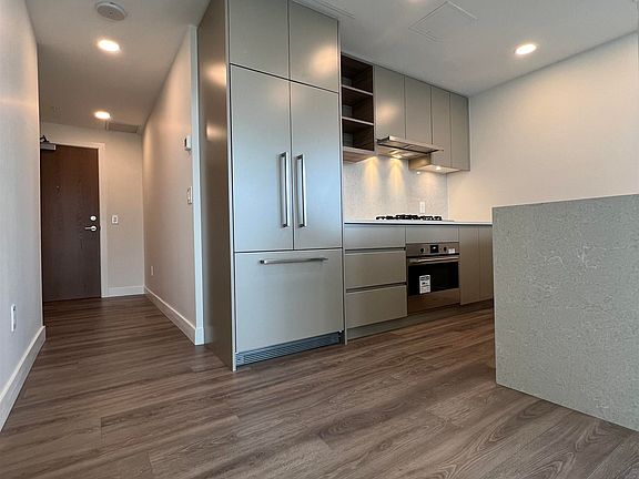 4th image of 4433 Alaska St #1902