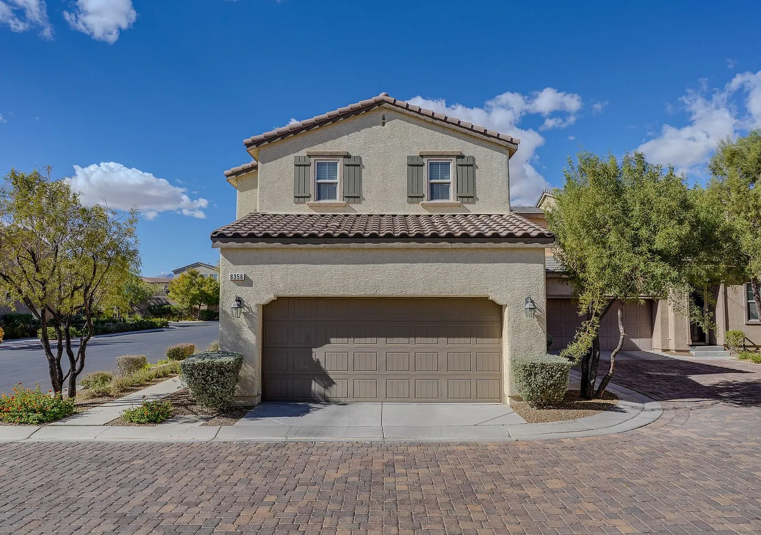 Bright & Welcoming 3-Bedroom Home in the Heart of 89113 — Photo 1