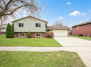 910 25th St SE, Rochester, MN 55904