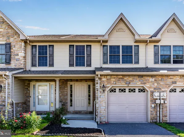 12 Nottingham Dr, Mechanicsburg, PA 17050