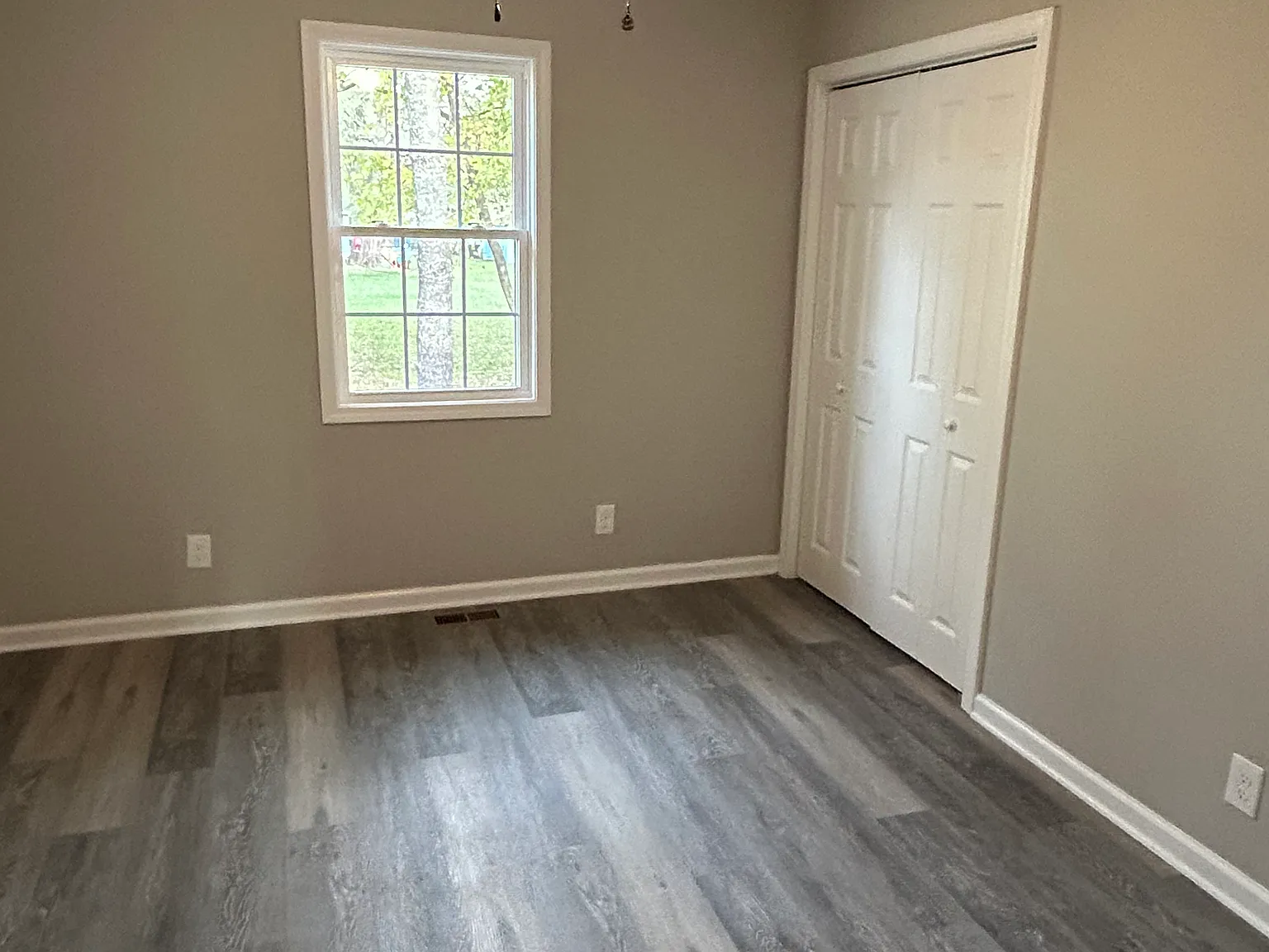 3 bed, 1250 sqft, $1,350 — Photo 1