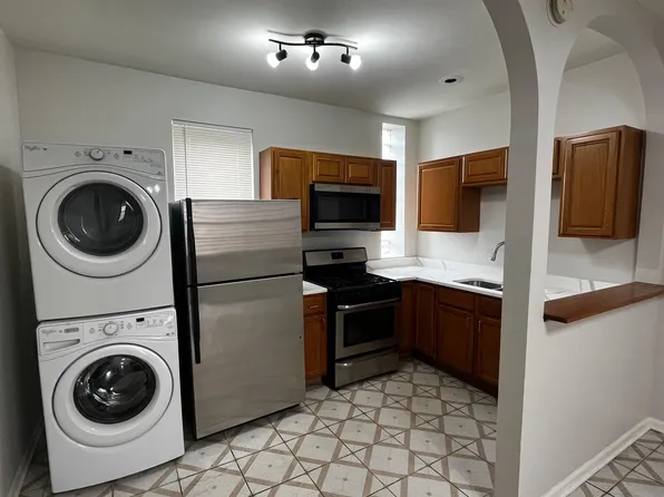 1821 W 19th St #1-R, Chicago, IL 60608