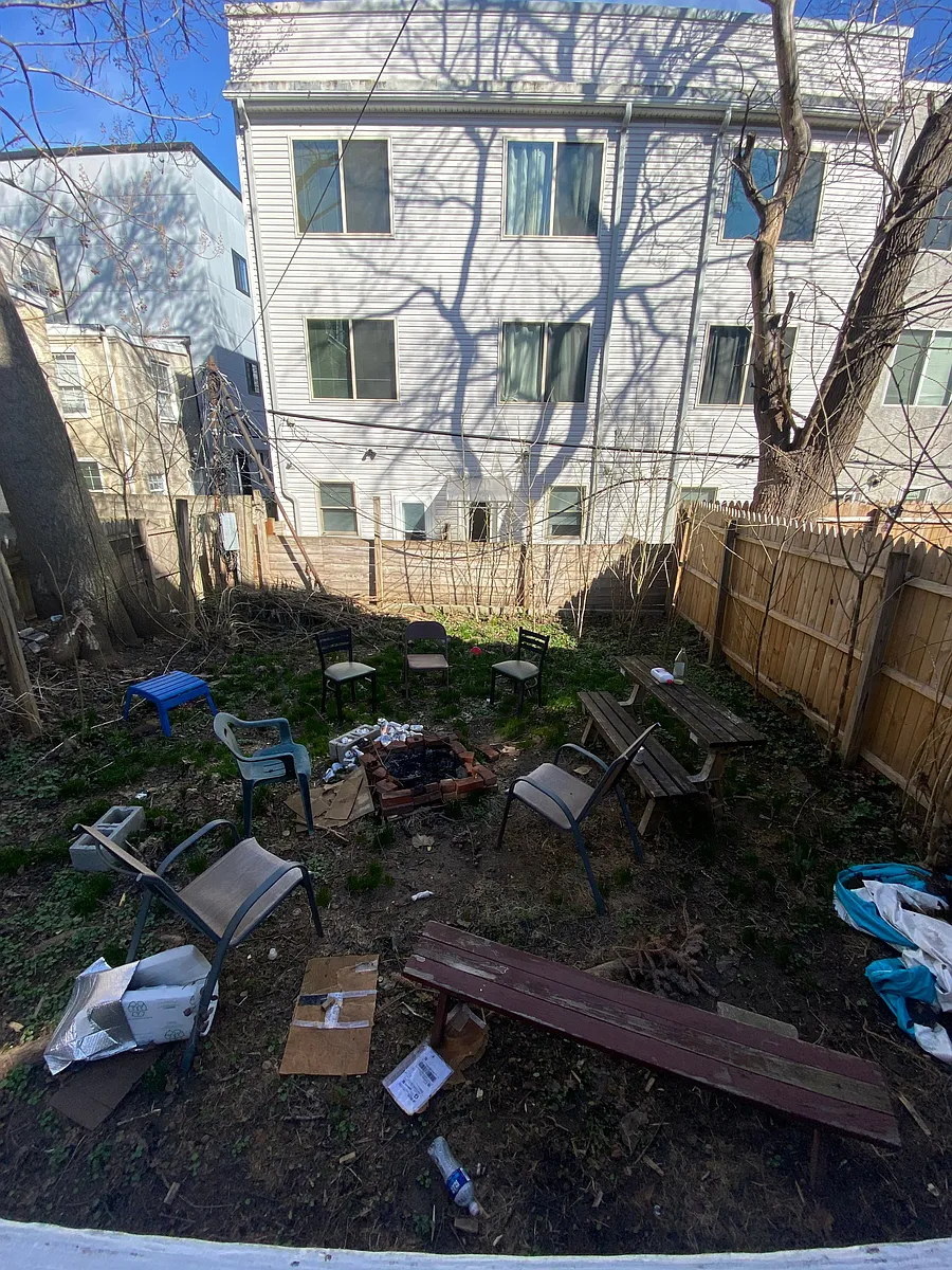 Building Photo - 3725 Spring Garden St #1
