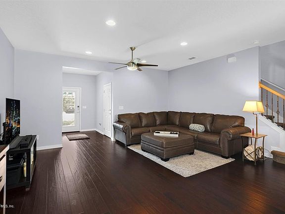4th image of 7035 Buroak Ct