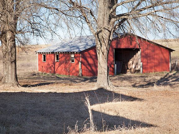 3rd image of 1401 Lovelady Ln