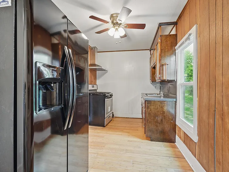 1102 S 15th St — Photo 11