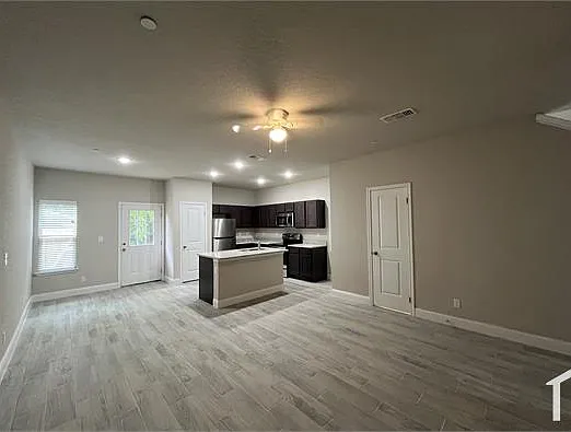 7409 Savannah Brks #102 — Photo 4