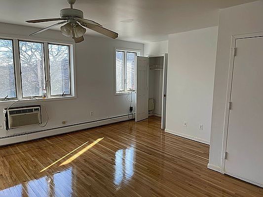 2nd image of 8844 24th Ave #2L