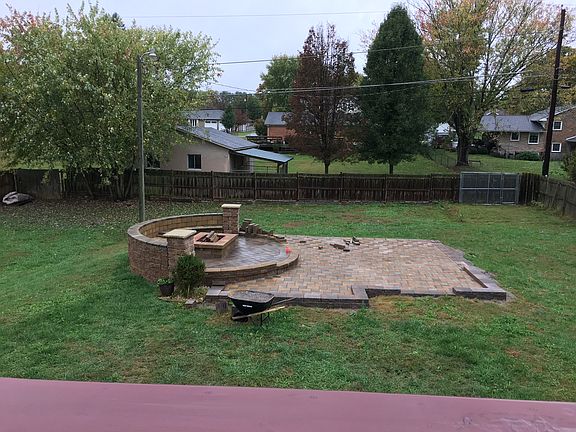 4th image of 5883 Oak Grove Ave