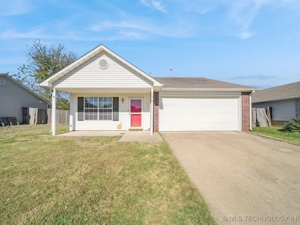 1012 W 22nd St, Claremore, OK 74017