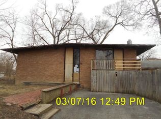 400 Streamside Dr, Harvey, IL 60426