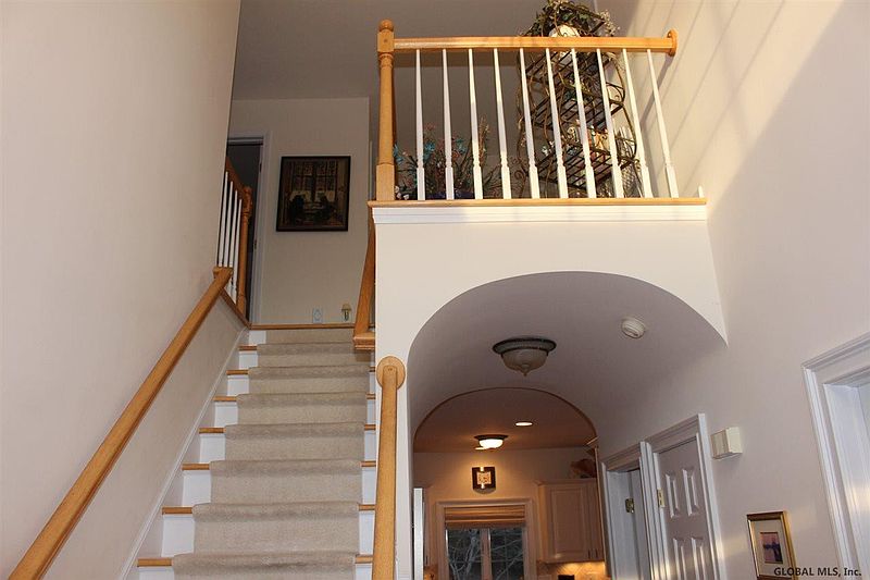 3rd image of 224 BENTWOOD Court