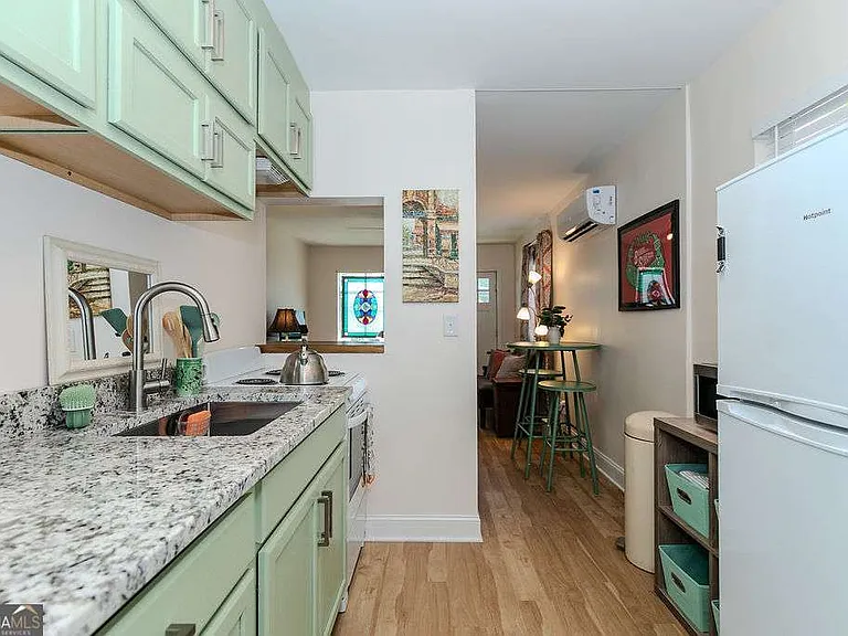 150 South Ave SE #1 — Photo 1