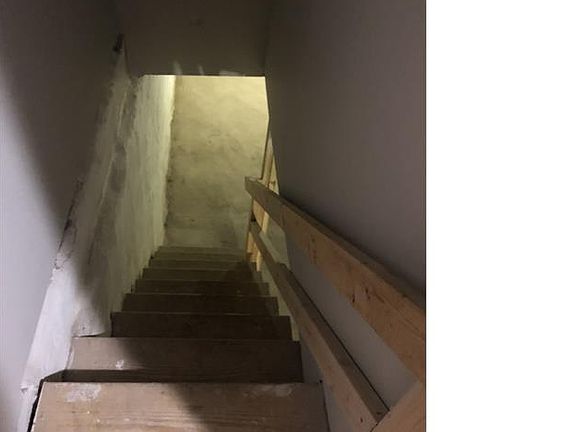 3rd image of 5332 Glenmore Ave
