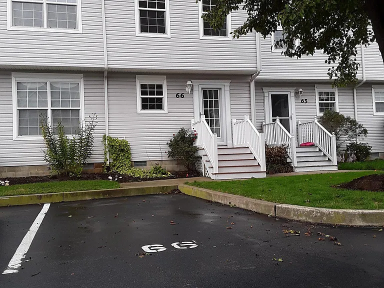 38178 Beachwood Ct — Photo 1