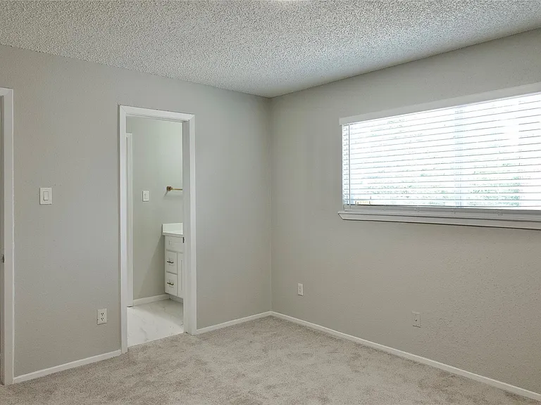 5111 Pinewilde Dr — Photo 33
