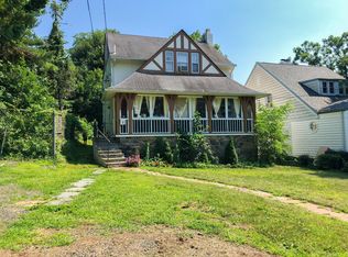 6 Crest Pl, Elmsford, NY 10523