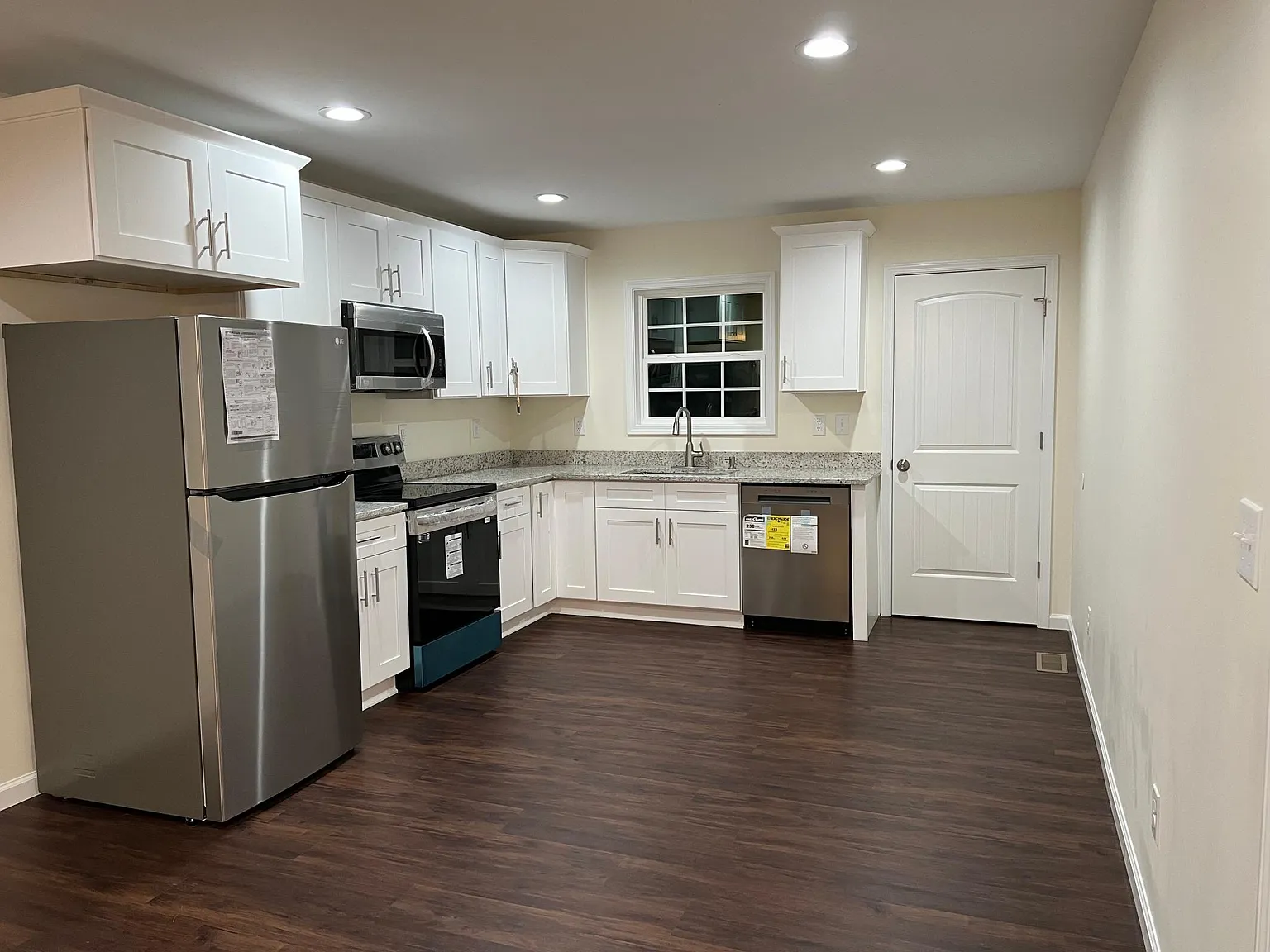 1732 Ball Ave — Photo 3
