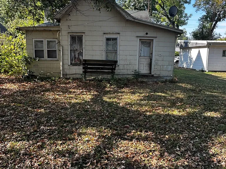 304 N Spruce St — Photo 47