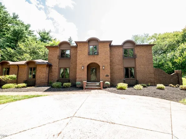 1026 Knoll St SE, Canton, OH 44709