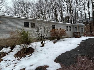 103 Lochinvar Rd, Greeley, PA 18425