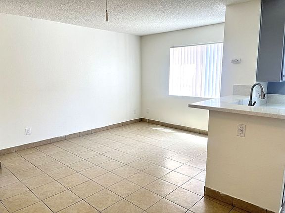 3rd image of 4037 Winona Ave APT 3