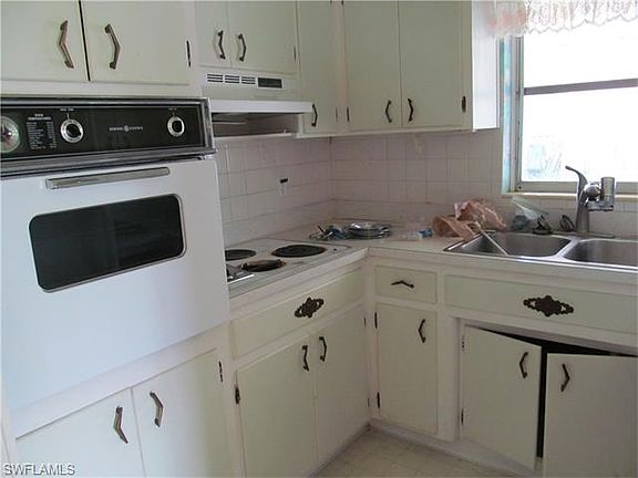 3rd image of 102 Calvin Ave