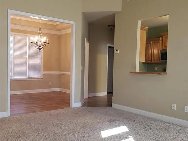 426 Stillwood Dr — Photo 6