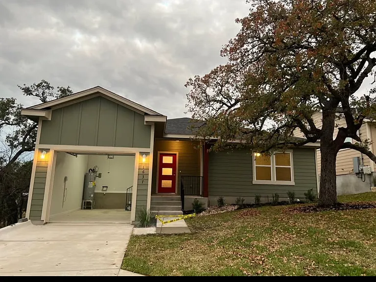 1637 Packsaddle Trl — Photo 1
