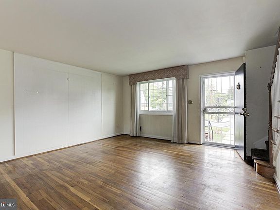 4th image of 13513 Grenoble Dr