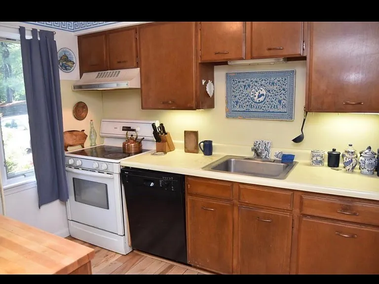 9 Chadwick Ct #9 — Photo 25