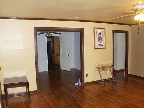 3rd image of 650 E North 15th St