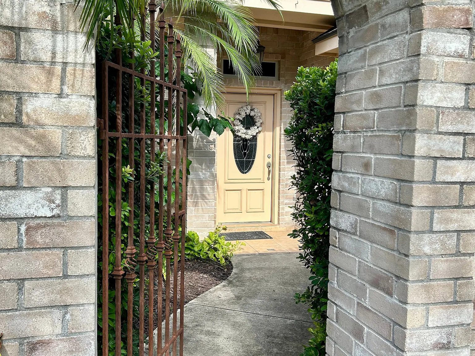 5 bed, 4.0 bath, 2804 sqft, $3,650 — Photo 3