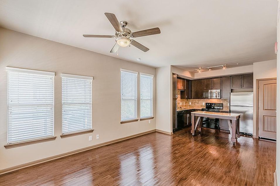 1st image of 7420 La Vista Dr #302