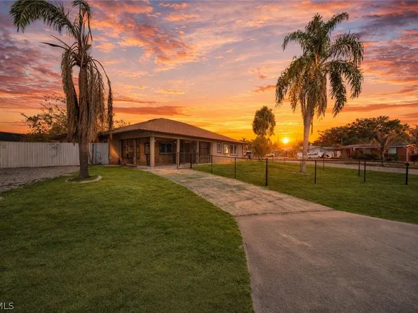 15 Willow St, Lehigh Acres, FL 33936