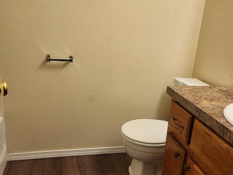 1900 E Okmulgee Ave #26 — Photo 4