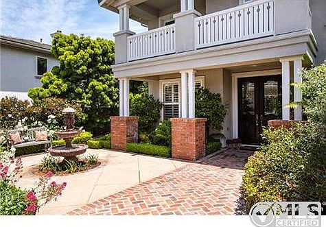 3rd image of 423 Sandalwood Ct