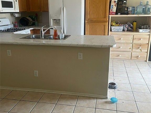 2nd image of 328 Coral Fountain St