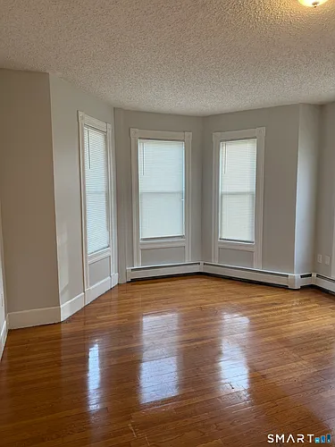 192 Russ St #2 Photo 1