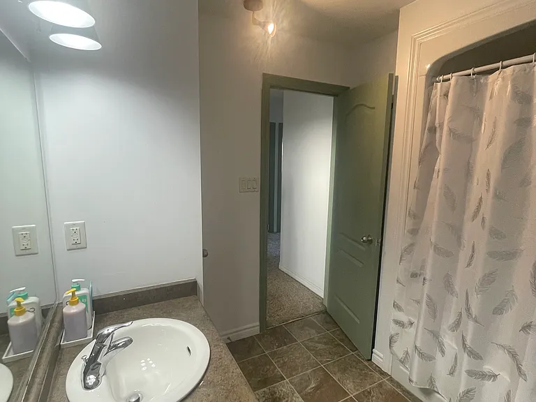 3 Lawrence Ave — Photo 19
