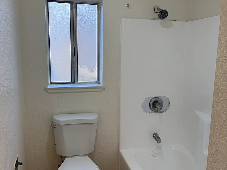 624 E Virginia Way #D — Photo 11