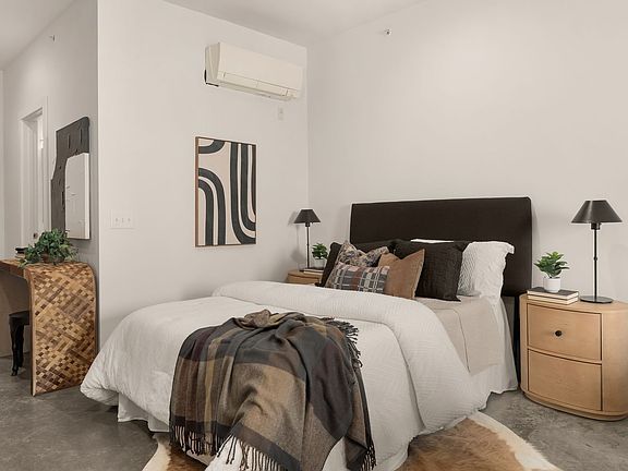 3rd image of 1247 Martin St APT 303