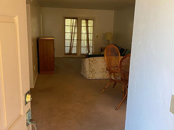2nd image of 333 E Hartford St APT 2A