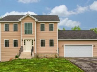 10 Monroe Dr, Ashburnham, MA 01430